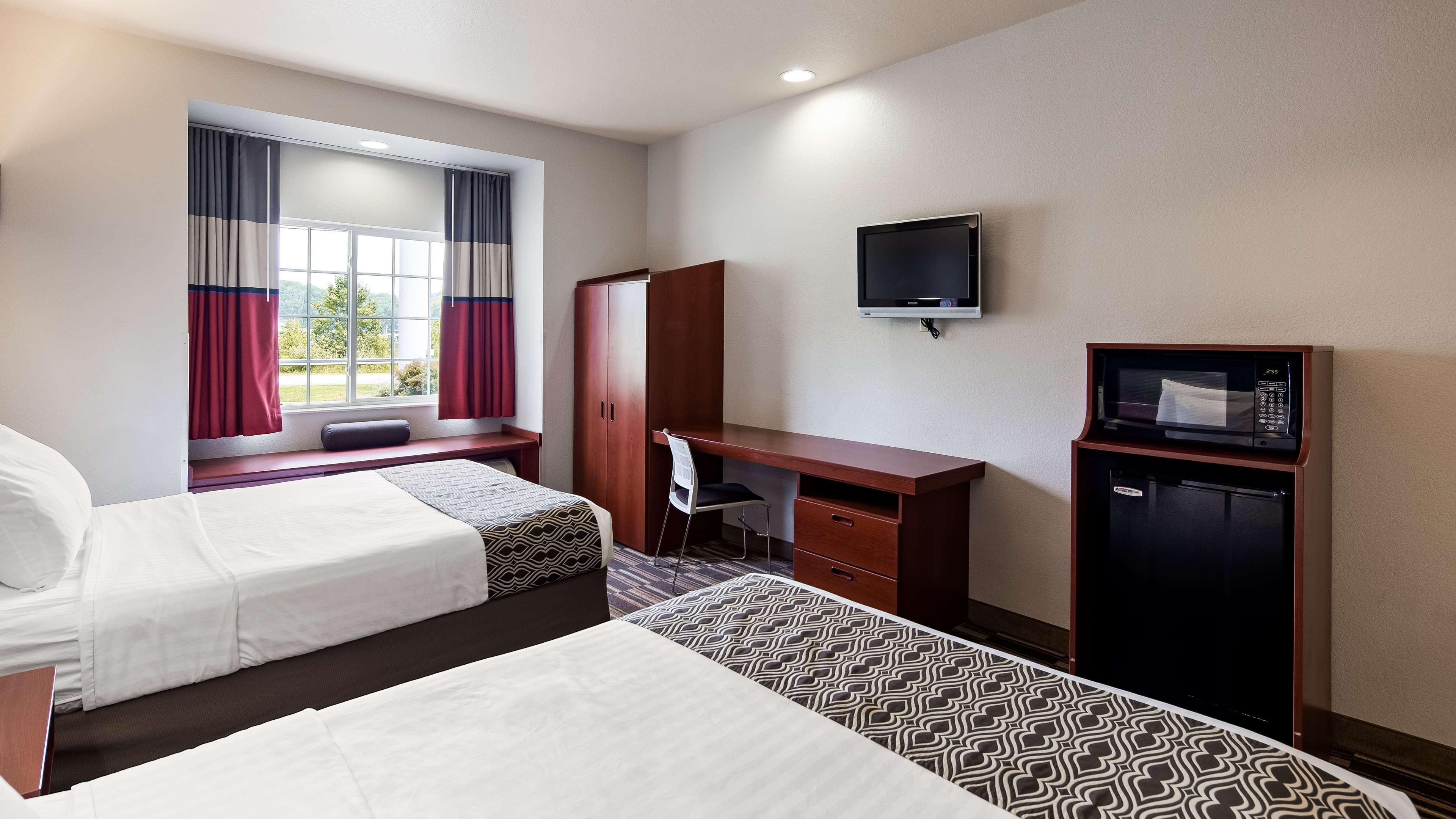 ชัวร์สเตย์ พลัส โฮเทล บาย เบสต์ เวสเทิร์น มอร์แกนทาวน์ Hotel ภายนอก รูปภาพ