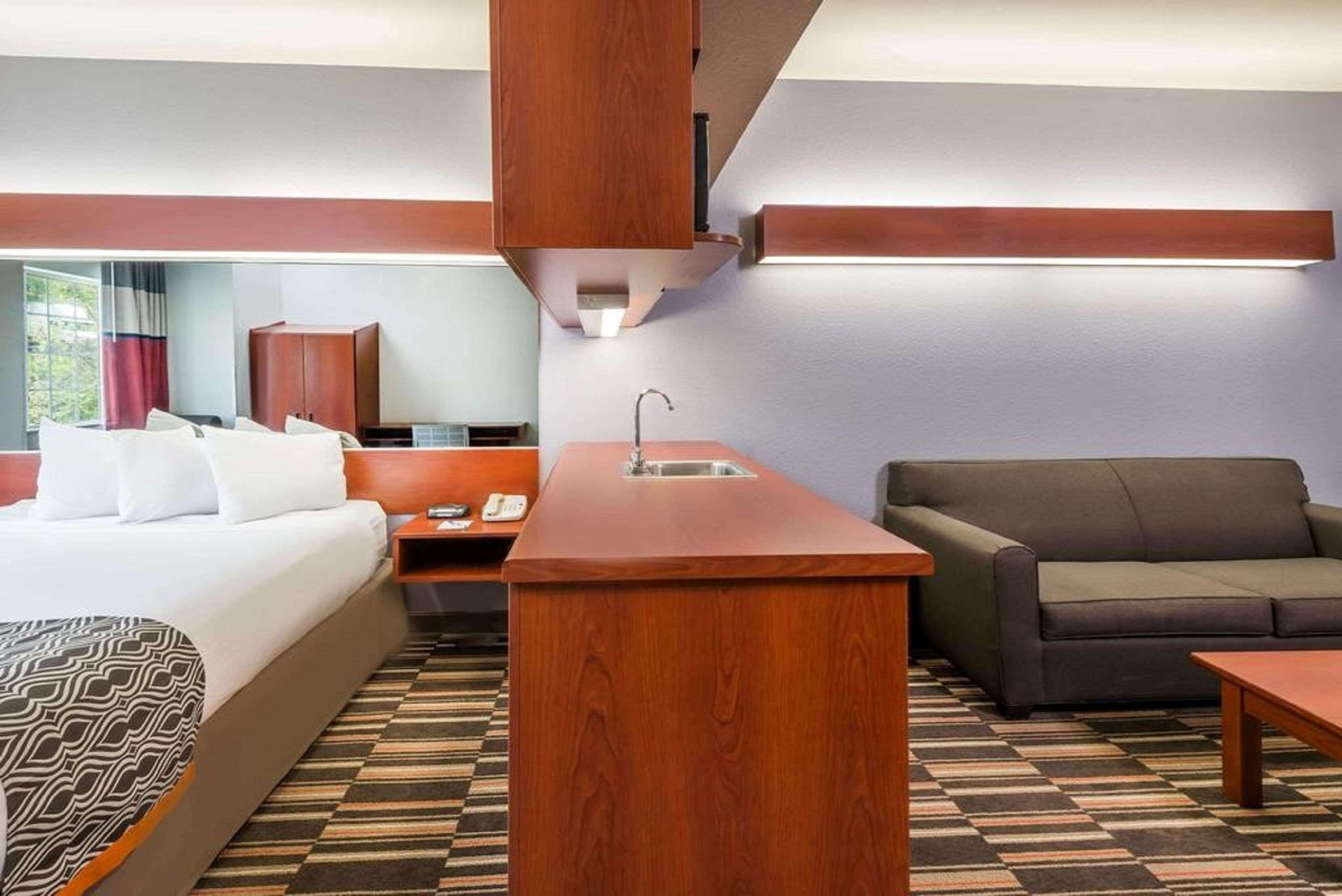 ชัวร์สเตย์ พลัส โฮเทล บาย เบสต์ เวสเทิร์น มอร์แกนทาวน์ Hotel ภายนอก รูปภาพ