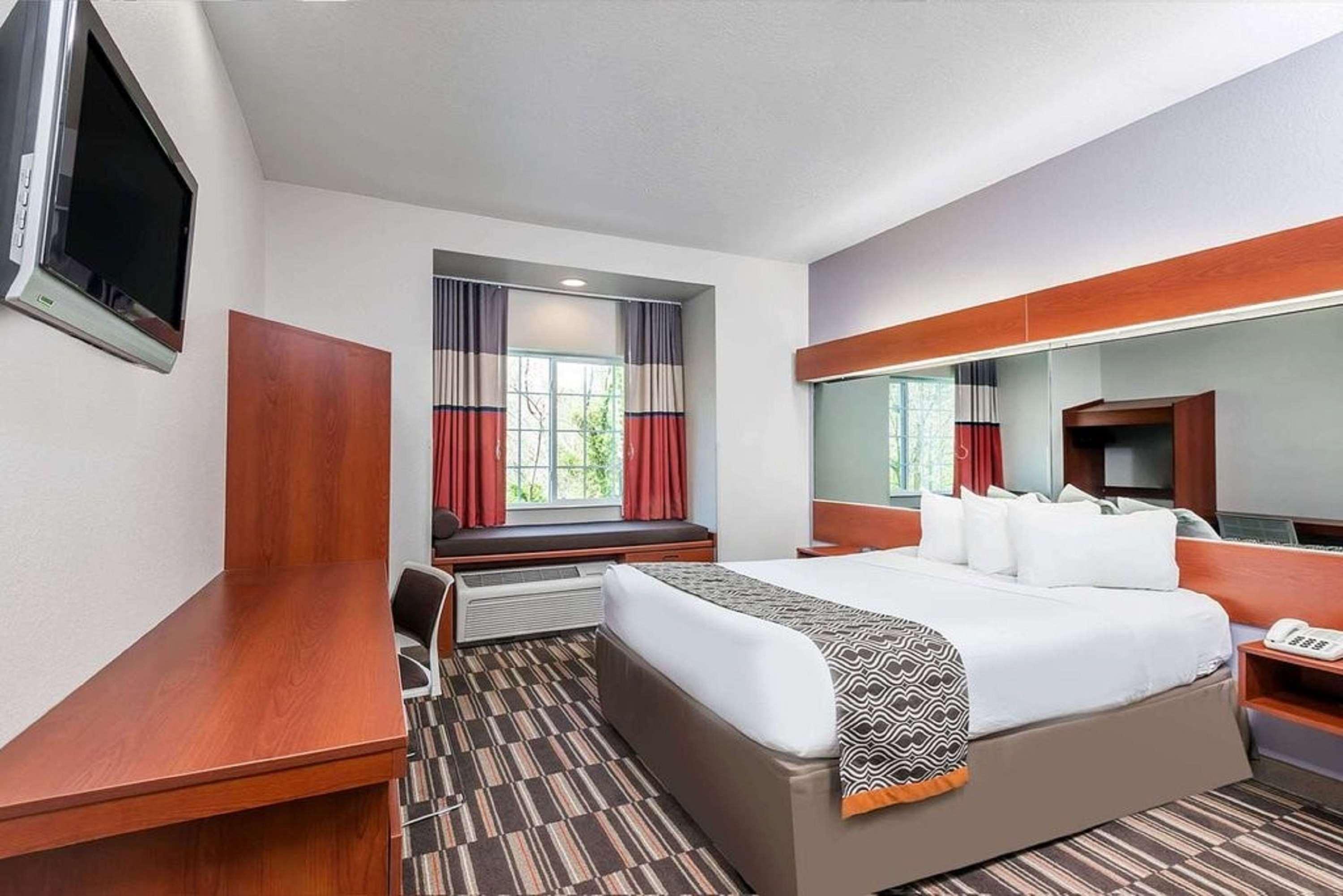 ชัวร์สเตย์ พลัส โฮเทล บาย เบสต์ เวสเทิร์น มอร์แกนทาวน์ Hotel ภายนอก รูปภาพ