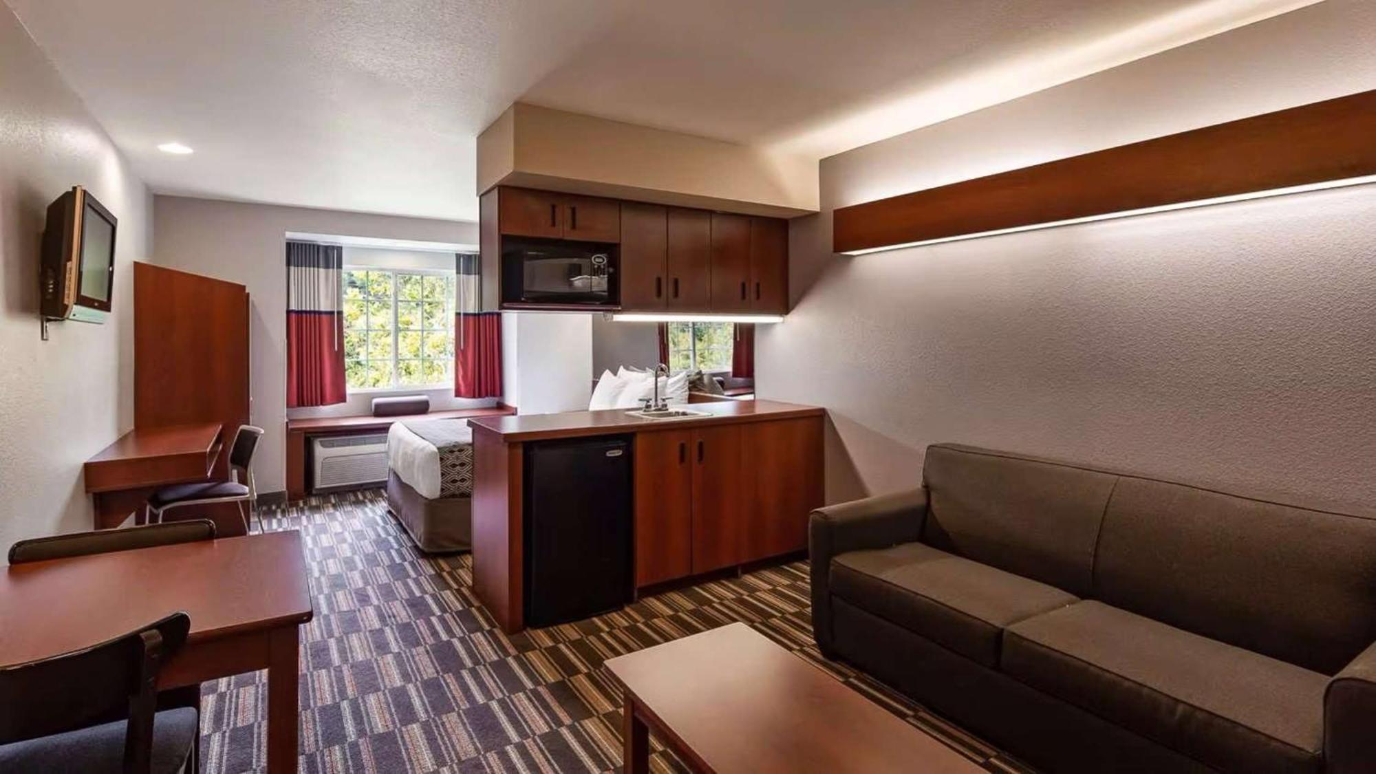ชัวร์สเตย์ พลัส โฮเทล บาย เบสต์ เวสเทิร์น มอร์แกนทาวน์ Hotel ภายนอก รูปภาพ