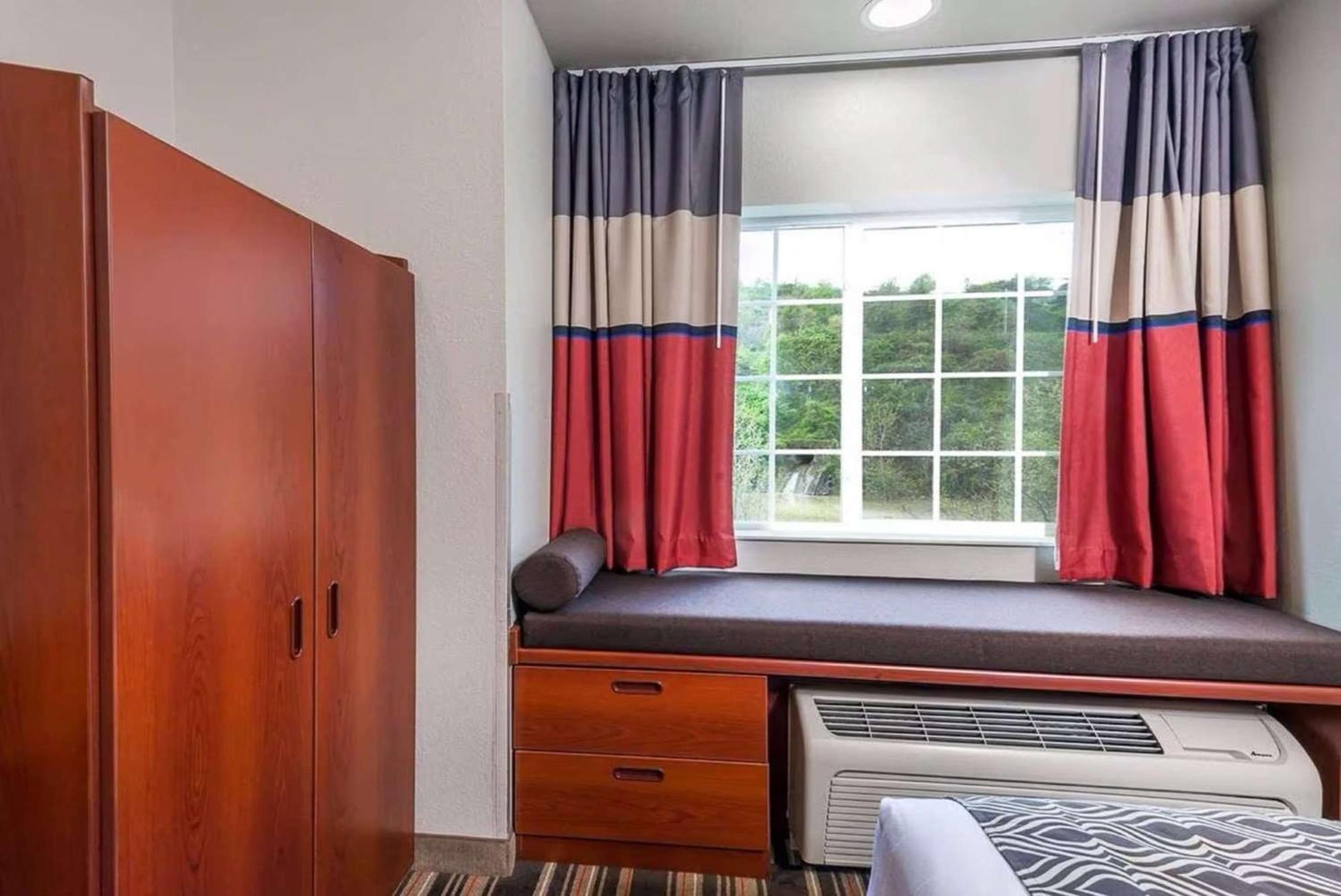 ชัวร์สเตย์ พลัส โฮเทล บาย เบสต์ เวสเทิร์น มอร์แกนทาวน์ Hotel ภายนอก รูปภาพ