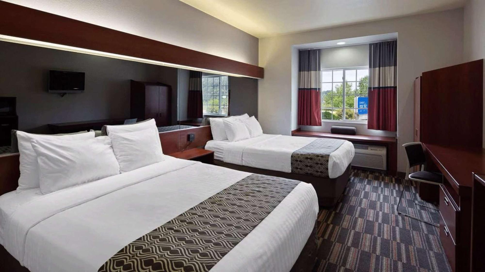 ชัวร์สเตย์ พลัส โฮเทล บาย เบสต์ เวสเทิร์น มอร์แกนทาวน์ Hotel ภายนอก รูปภาพ