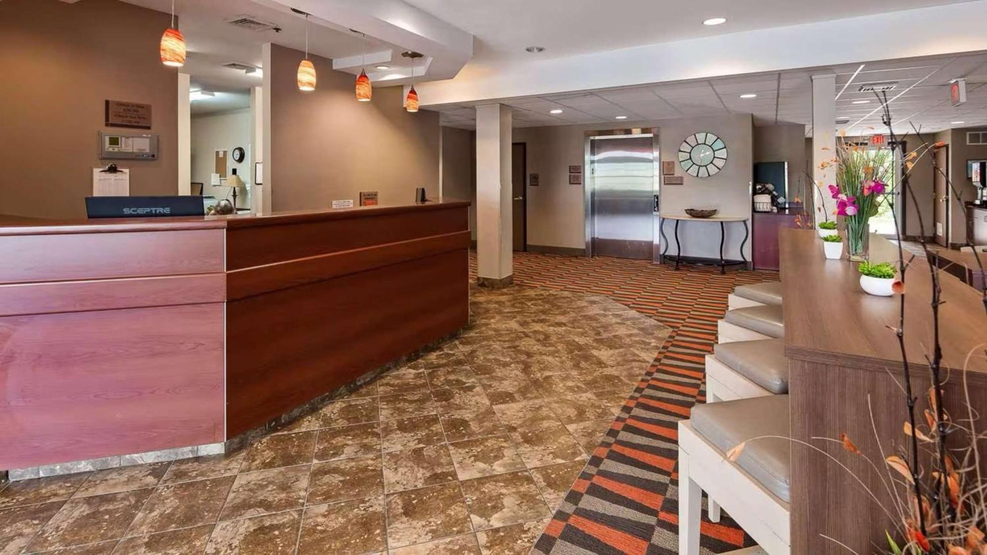 ชัวร์สเตย์ พลัส โฮเทล บาย เบสต์ เวสเทิร์น มอร์แกนทาวน์ Hotel ภายนอก รูปภาพ